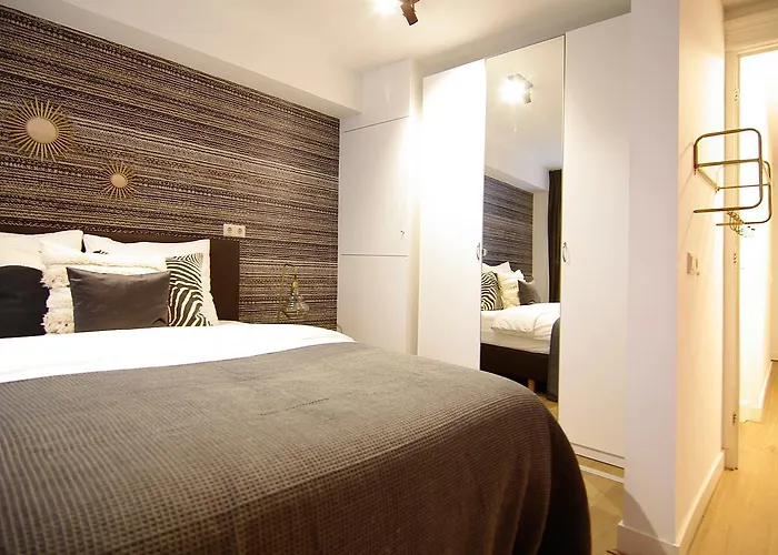 Luxury Leidseplein With Private Patio Panzió 3*