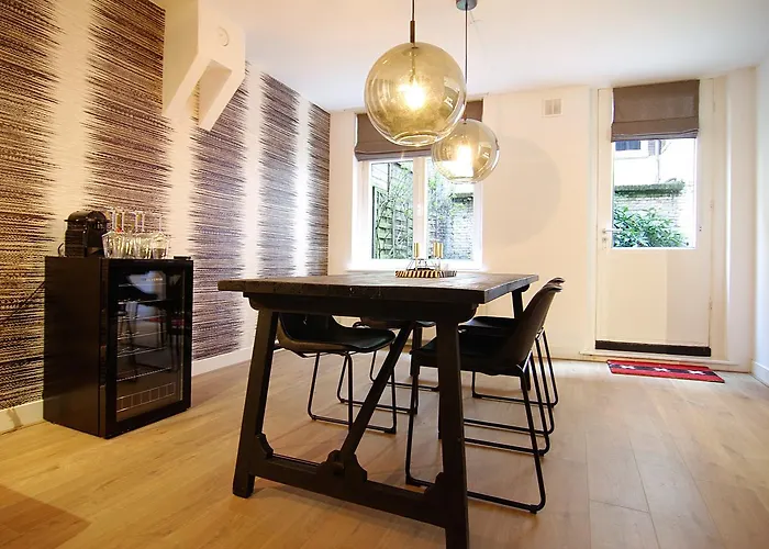 Panzió Luxury Leidseplein With Private Patio 3*