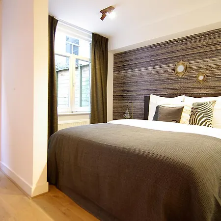Luxury Leidseplein With Private Patio アムステルダム